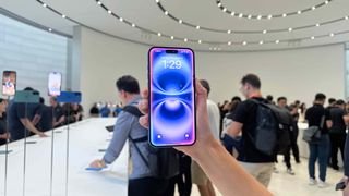 ابل ايفون 16 بلس