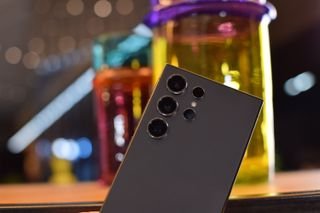 صورة لكاميرات هاتف Galaxy S24 Ultra
