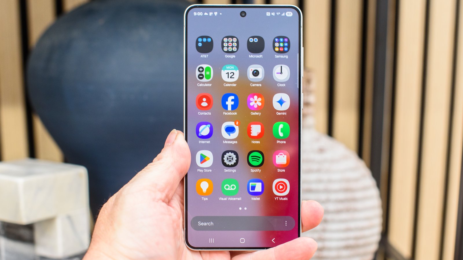 Samsung Galaxy S25 Edge باللون الأسود والأزرق والفضي