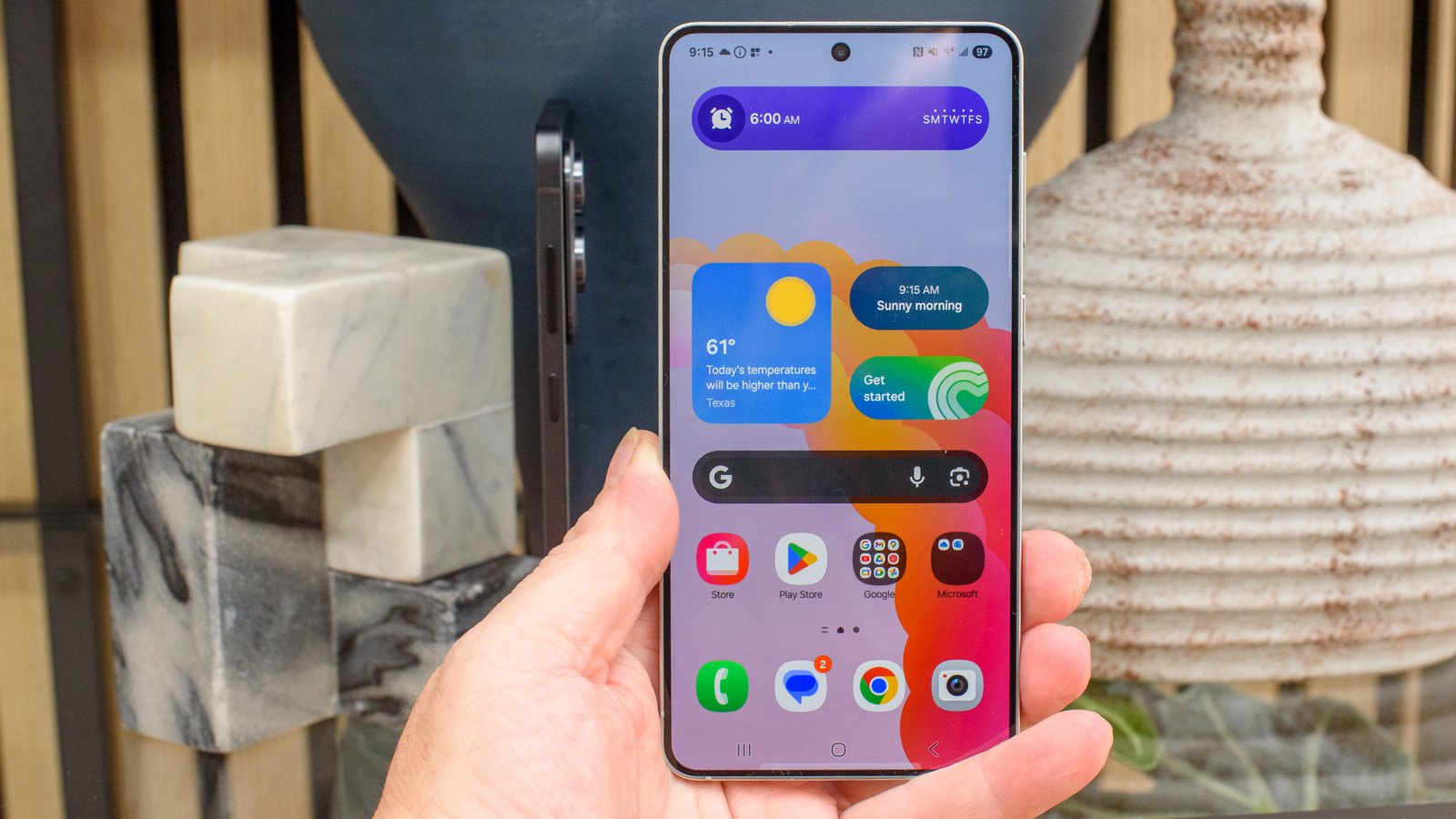 Samsung Galaxy S25 Edge باللون الأسود والأزرق والفضي
