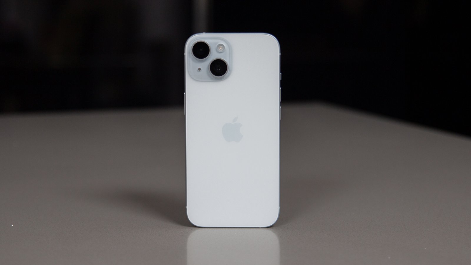 صورة الجزء الخلفي من iPhone 15