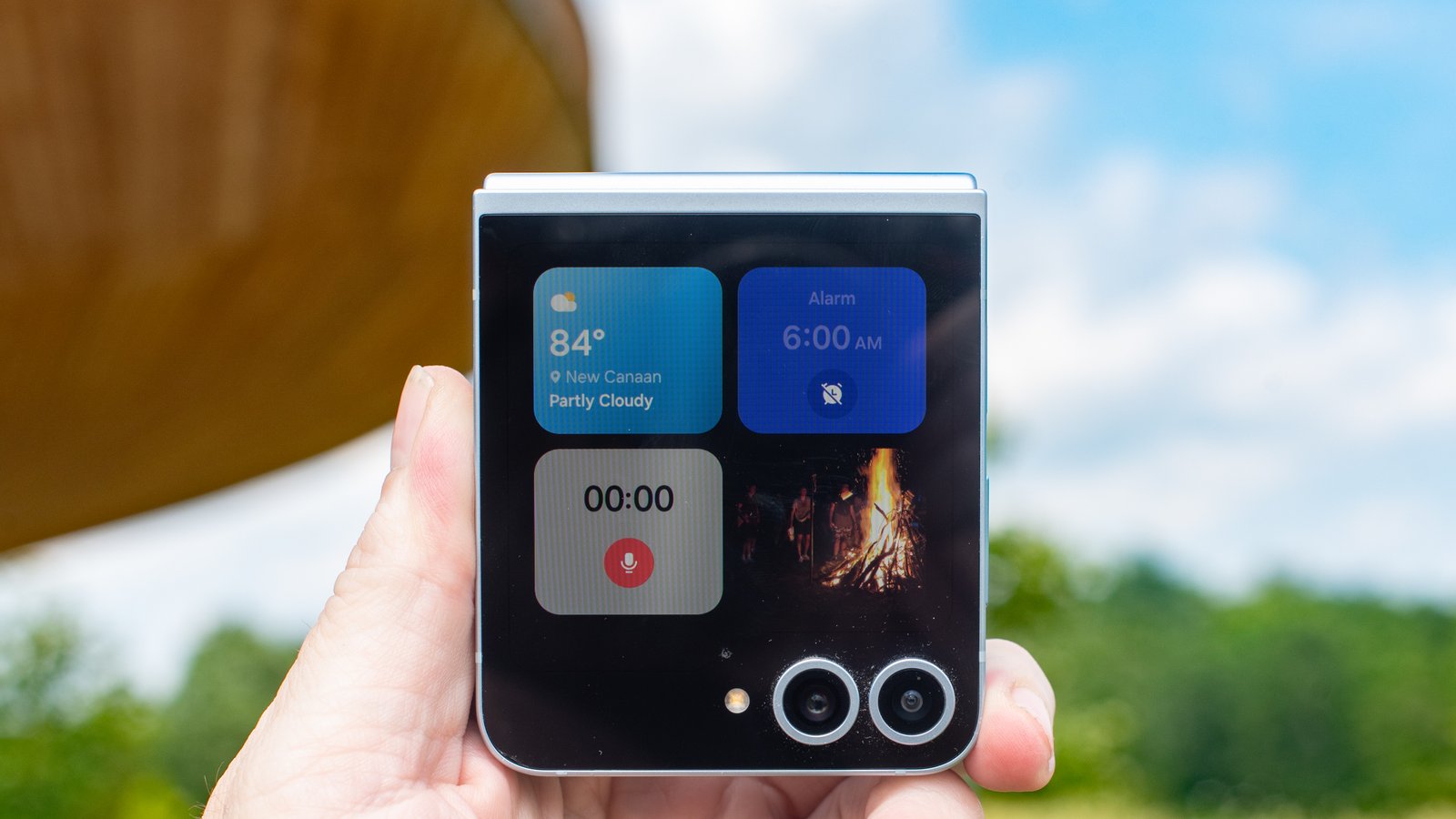 Samsung Galaxy Z Flip 6 en bleu