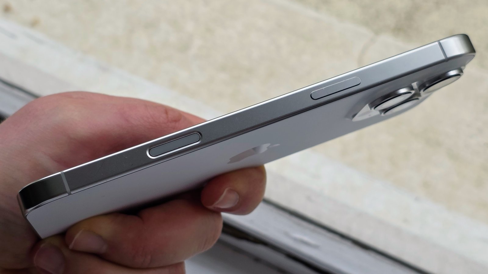 صورة للتحكم في كاميرا iPhone 16 Pro Max
