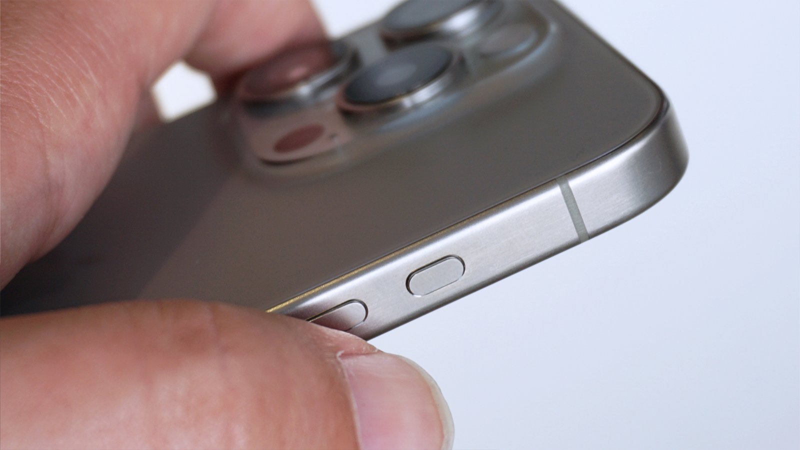 iPhone 15 Pro Review Action Button Macro المحمولة