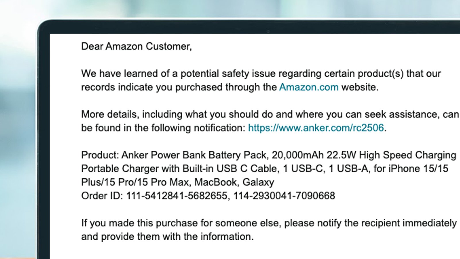 شاشة كمبيوتر محمول تعرض بريدًا إلكترونيًا لـ Anker Power Bank