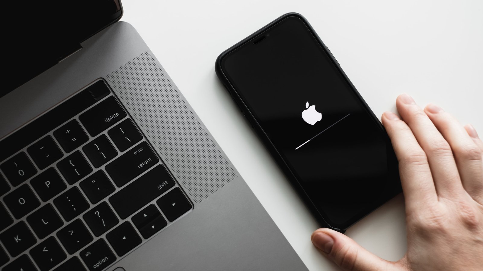 يجري تحديث iPhone