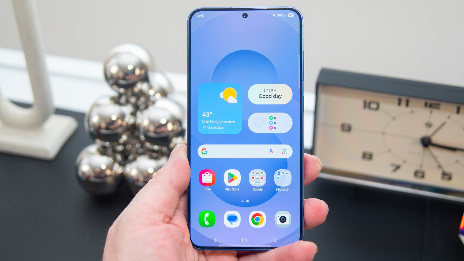 Samsung Galaxy S25 بالإضافة إلى الشاشة الرئيسية