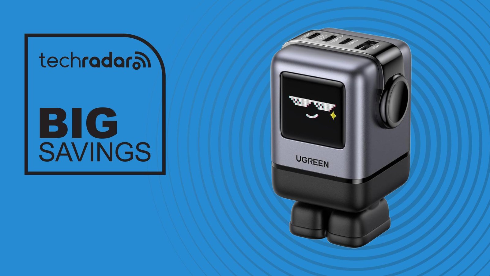 Ugreen Uno Charger 100w على الخلفية الأزرق بجوار الكلمات &#039 ؛ TechRadar: وفورات كبيرة &#039 ؛