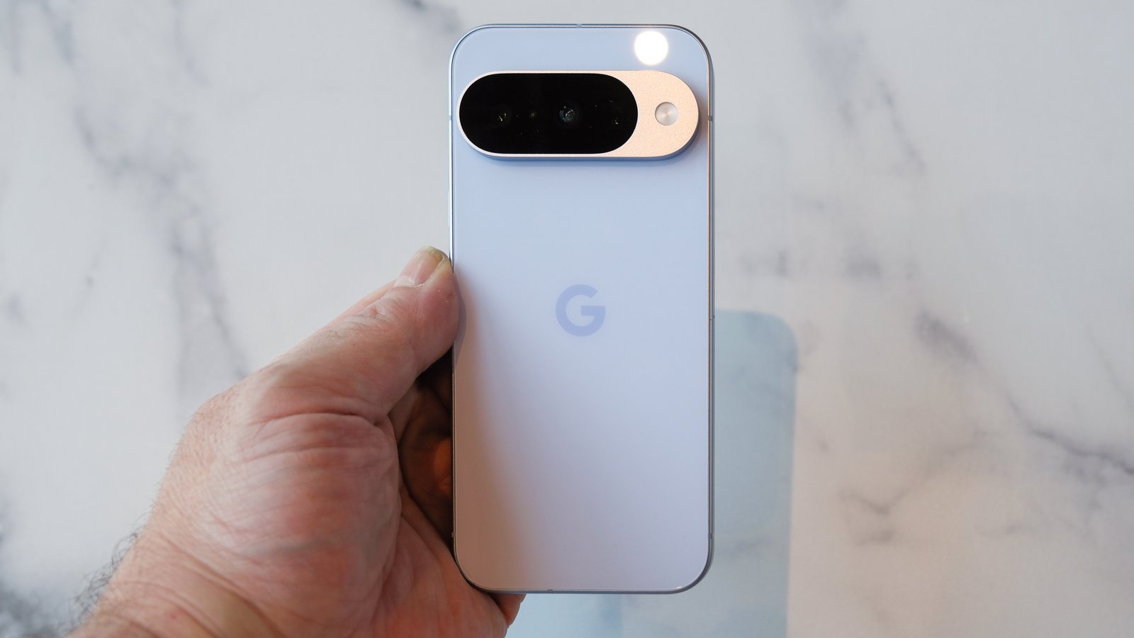 Google Pixel 10 تظهر عثرة الكاميرا في الصقيع